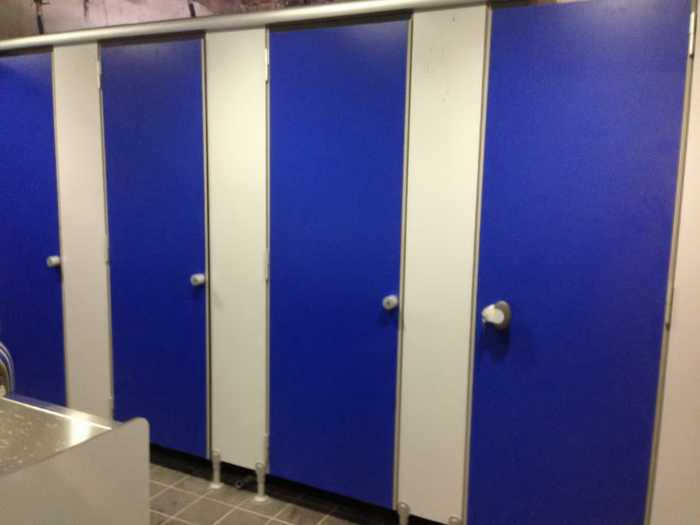 ALGE SERIES MODULAR WALLS - Toilet partition _ GES Group